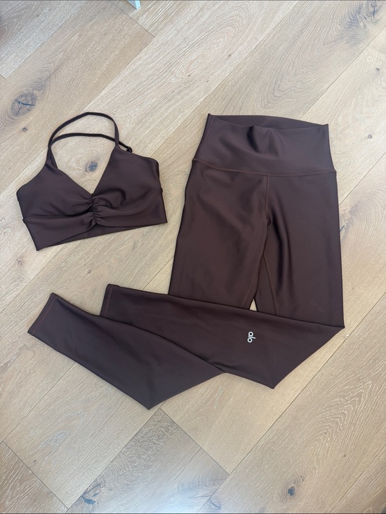 ALO Yoga Pants - Alo Women’s Airlift Legging & Bra Set Size Small Brownstone like new